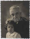 Retrato de Francisco Valadão com a neta Maria Teresa Moreira Valadão 