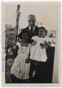 Retrato de Ramiro Valadão com as filhas Maria Teresa e Maria Francisca Valadão - Lisboa 