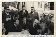 Recepção do Orfeão Académico de Coimbra no Jardim da casa de Henrique Flores - Estudantes e Francisco Valadão 