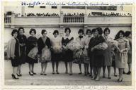 Retrato da Madrinha dos Estudantes de Coimbra - Mulheres e Flores