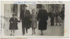 Retrato de Famíla Valadão em Lisboa - Maria Francisca Moreira Valadão, Francisco Valadão, Maria Teresa Moreira Valadão e Alda Valadão 