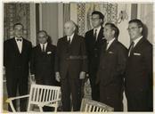 Retrato de Grupo com o Presidente da República Américo Tomás 