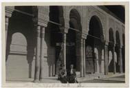 Retrato de Evangelina Machado e Sara Moreira nos Palácios Nacéridas em Alhambra