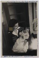 Retrato de Maria Gabriela <span class="hilite">Machado</span> e bebé