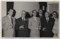 Cocktail oferecido pelo Governador - Dr. João Menezes, Francisco Valadão, Vitorino Nemésio, Manuel de Sousa Menezes, Aires <span class="hilite">Tavares</span>, Baptista de Lima 