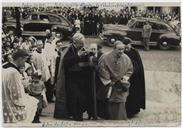 Chegada de D. Fernando Cento, Núncio Apostólico em Portugal - Padre Júlio, Bispo D. Manuel de Carvalho, Francisco Valadão