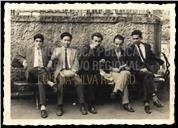 Jovens amigos de José Mendonça Brasil e Ávila