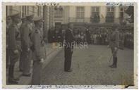 Cumprimentos do Exército em frente à Câmara Municipal de Angra 