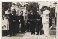 Inauguração da Estátua de Álvaro Martins Homem na Praça da Restauração pelas Comemorações Henriquinas - Francisco Valadão (em nome do Instituto Histórico da Ilha Terceira), Teotónio Pires, Contra Almirante Quintanilha de Mendonça Dias (discursando) 