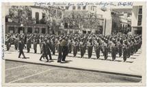 Formação das tropas que iriam partir para Angola em 1961 - Na Praça Velha - Passando revista Teotónio Pires