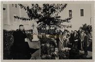 Retrato da Inauguração do Busto de António Manuel Lino no Jardim Público de Angra - Joaquim Corte-Real e Amaral 