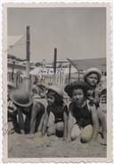 Retrato de Maria Teresa, Maria Francisca e outras meninas no Estoril - Praia