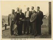 Retrato de Grupo no Terminal da Base das Lajes - Professor Aurélio, Francisco Valadão, Marcelino Moules, Flores Brasil, Jacinto Soares, Leal Armas, Teotónio Pires