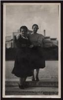 Maria José de Oliveira com amiga