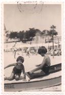 Retrato de Maria Francisca e Maria Teresa Moreira Valadão na Praia 