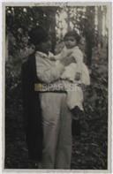 Retrato de Ramiro Valadão e filha Maria Teresa Moreira Valadão 
