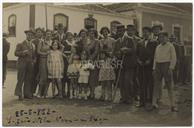 Retrato de Grupo na Praça da Vila Nova pelo São João