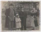 Retrato de Francisco, Maria Francisca, Ramiro e Evangelina Valadão - No Jardim do Palácio do Governo Civil