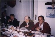 José Mendonça Brasil e Ávila com um grupo de amigos (provavelmente numa atividade do Instituto Açoriano de Cultura)
