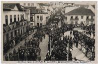 Celebrações de Regozijo pelos 25 anos de Salazar no Governo - Na Praça da Restauração, reunião das representações do desfile, após o mesmo. 