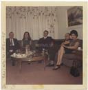 Retrato de Grupo em Nova Iorque - Sala de Estar - Maria Teresa Moreira Valadão, Sara Moreira e Ramiro Valadão 