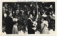 Retrato de actuação de Grupo de Folclore no Jardim de Angra - Visita de Tulare 