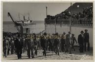 Na Visita do Sr. Ministro da Guerra Tenente Coronel Fernando dos Santos <span class="hilite">Costa</span> - Chegada ao Cais de Angra, Dr. Francisco Valadão, Coronel Silva Leal, Dr. Cândido Forjaz, Dr. Luís Lima, Dr. Joaquim Corte-Real e Amaral 