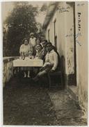 Retrato de Família Valadão na Fonte da Telha - Emília de Lemos Garoupa, Eurico Botelho das Neves, Isabel Vitória (filha da Emília Garoupa), Evangelina Valadão, Francisco Valadão e Ramiro Valadão