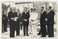 Inauguração da Estátua de Álvaro Martins Homem na Praça da Restauração pelas Comemorações Henriquinas - Francisco Valadão (discursando em nome do Instituto Histórico da Ilha Terceira), Teotónio Pires, Contra Almirante Quintanilha de Mendonça Dias, Baptista de Lima, Engenheiro Viriato C. 