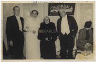 Retrato do Casamento de Ponceano Valadão e Virgínia Barcelos - Os noivos com Maria Jacinta Pimentel Valadão (prima da mãe de Francisco Valadão) e Francisco Valadão 