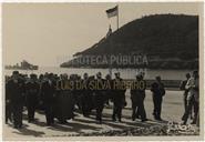 Retrato da Visita do Ministro do Interior - Engenheiro Augusto Cancela de Abreu - Chegada - Eliseu Pato François, Joaquim Corte-Real e Amaral, Bispo D. Guilherme, Cândido Forjaz, Henrique Flores