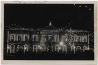 Retrato da Câmara Municipal de Angra do Heroísmo, iluminada aquando das Festas da Cidade de 1958