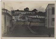 Retrato da Escola Infante D. Henrique no Largo Dr. Oliveira Salazar 