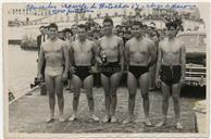 Retrato de Grupo dos Nadadores Vencedores dos 200m - Prova de Natação em Angra do Heroísmo - Equipa do Batalhão 17
