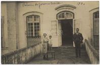 Retrato da Família Valadão no Palácio do Governo Civil