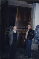 José Mendonça Brasil e Ávila à entrada do Palácio Bettencourt