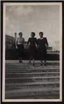 Natália Correia com Maria José de Oliveira e amiga