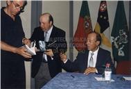 José Mendonça Brasil e Ávila no lançamento de um livro
