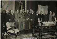 Retrato de Grupo da Embaixada da América do Norte no Palácio dos Capitães-Generais - Visconde das Mercês, José Agostinho, Stevens (Capitão da Base Aérea Americana), Theodore A. Xanthony, Coronel Silveira, Nillian Barrett, Cândido Forjaz, Rocha Alves, Francisco Valadão, <span class="hilite">Botelho</span>, Bretão.