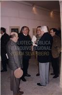 José Mendonça Brasil e Ávila com amigos numa exposição