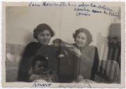 Retrato de Sara Moreira Valadão, sua sobrinha Helena Loureiro, casada com Pinto Loureiro  e Maria Francisca Valadão a comer a sopa 